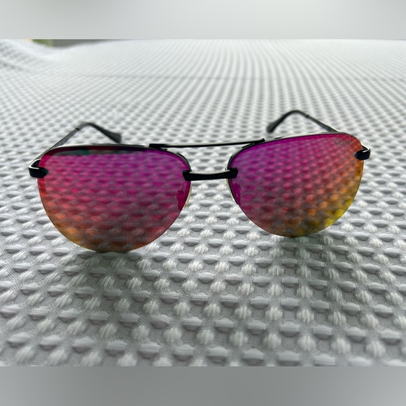 QUAY sunglasses, bundle offer - Picture 2 of 3